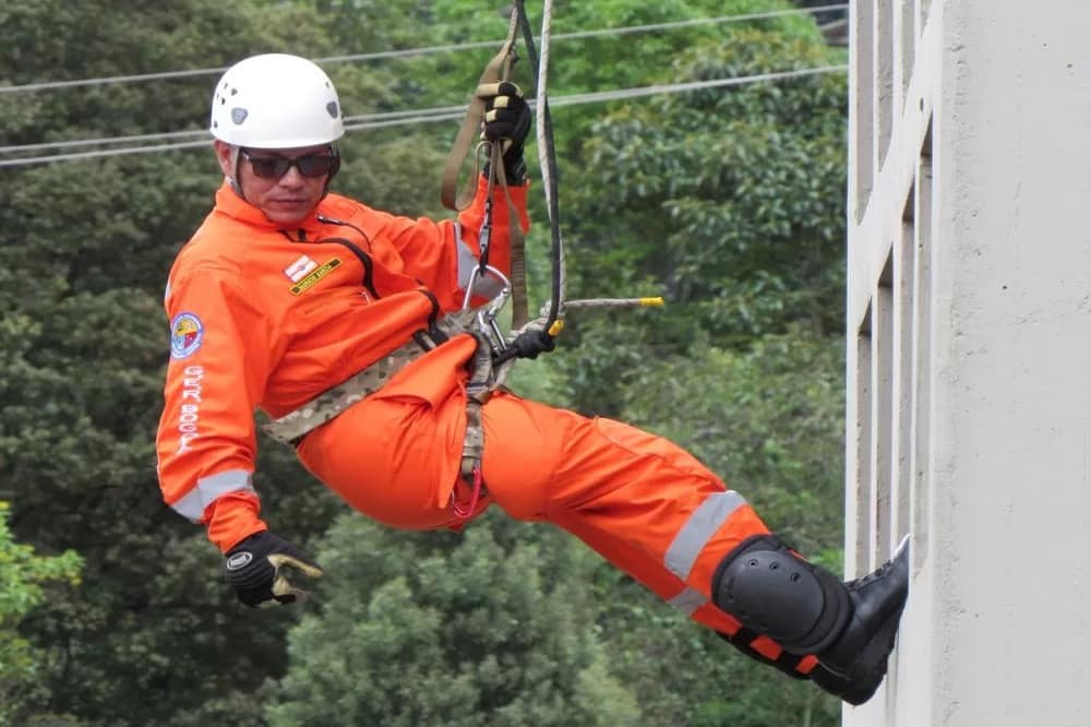 Arnés de seguridad para rescate vertical en alturas | KPN