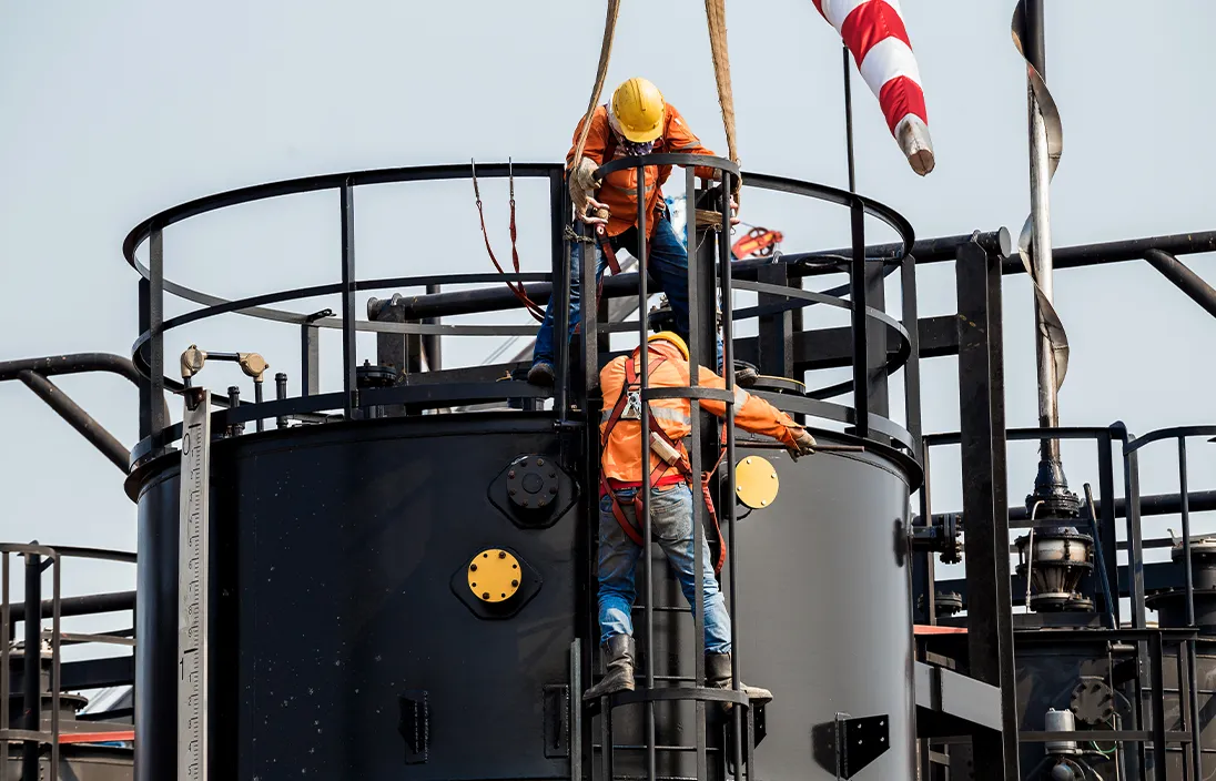 Riesgos mecánicos en la industria petrolera colombiana y cómo mitigarlos