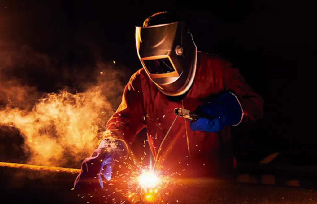 Permisos de Trabajo en Caliente en la Industria Petrolera Colombiana: Procedimiento, EPP y Normativa